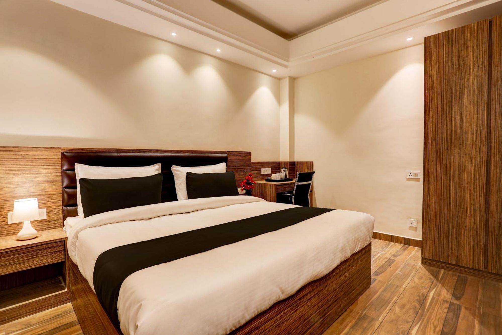 Hotel Collection O Stargaze Kanpur Esterno foto