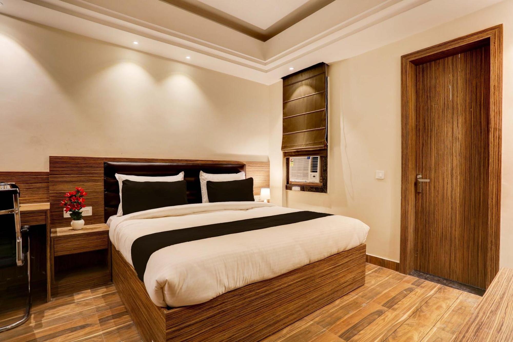 Hotel Collection O Stargaze Kanpur Esterno foto
