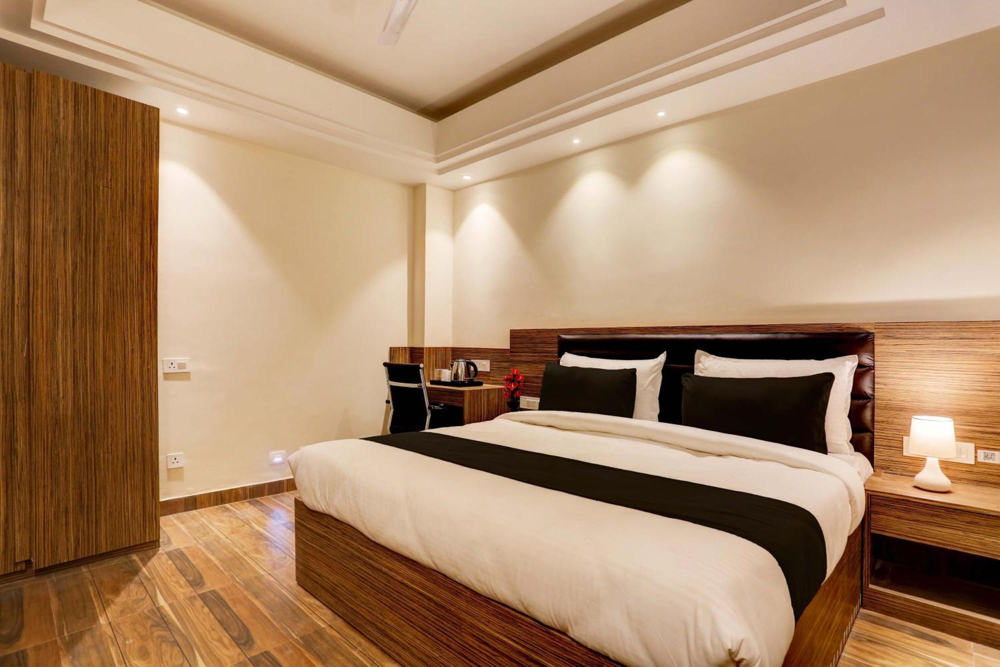 Hotel Collection O Stargaze Kanpur Esterno foto