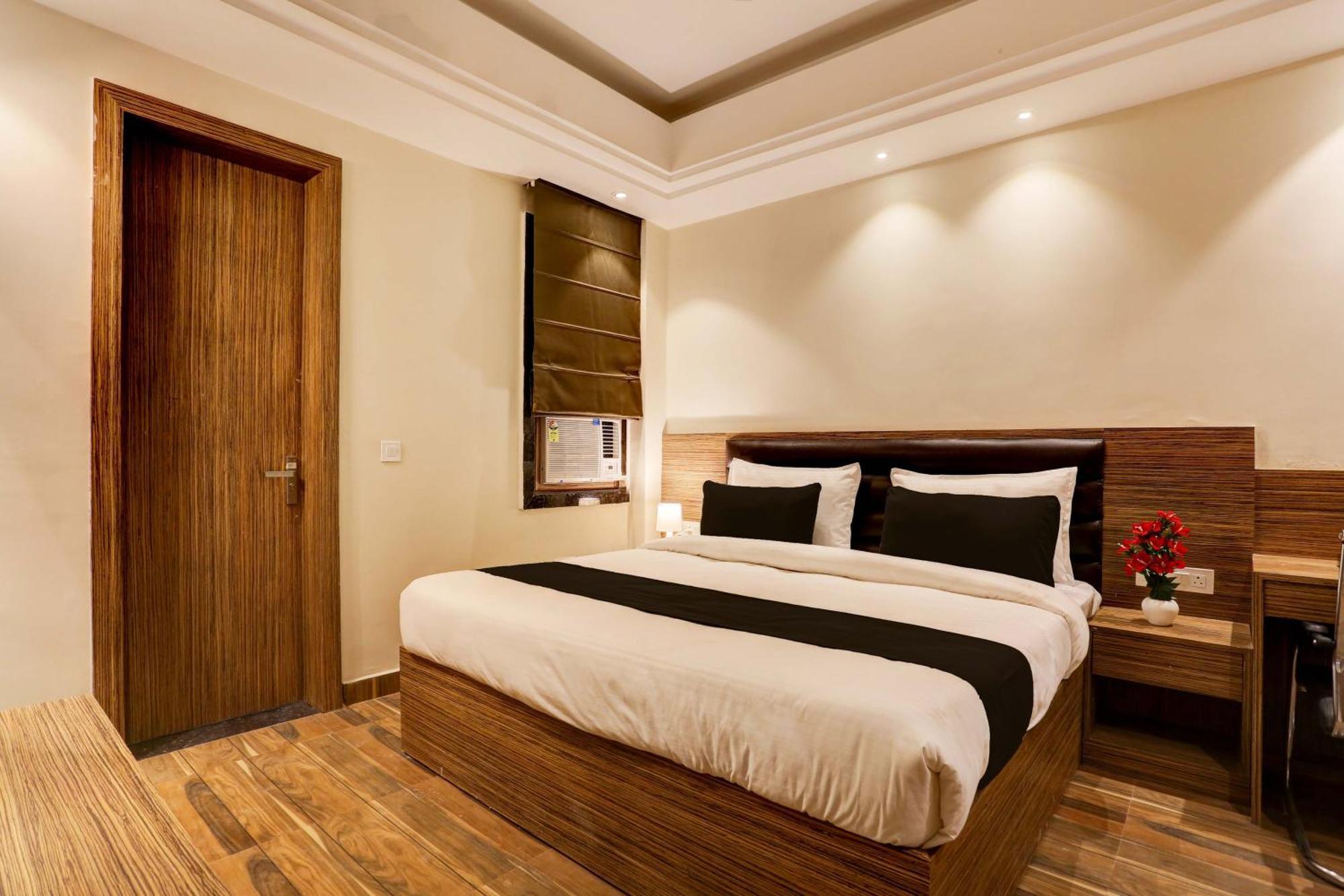Hotel Collection O Stargaze Kanpur Esterno foto